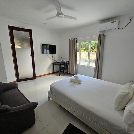 Surf Trip Maldives Hotel Thulusdhoo Exterior photo