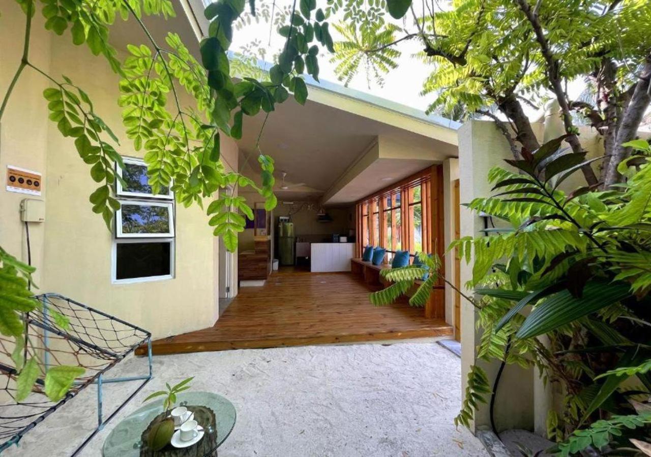 Surf Trip Maldives Hotel Thulusdhoo Exterior photo